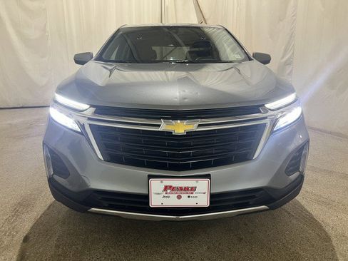Used 2023 Chevrolet Equinox LT image 2