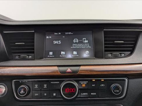 Used 2019 Kia Cadenza Premium image 28