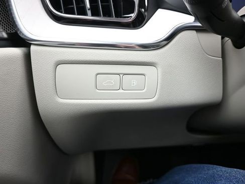 New 2026 Volvo XC60 T8 Ultra w/ Protection Package Premier image 29