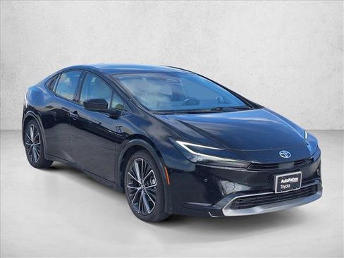 Certified 2023 Toyota Prius XLE FWD image 3