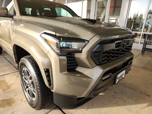 Used 2024 Toyota Tacoma TRD Sport image 8