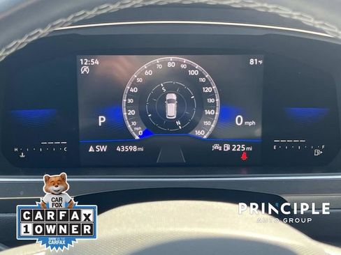 Certified 2023 Volkswagen Tiguan SE w/ Panoramic Sunroof Package image 22