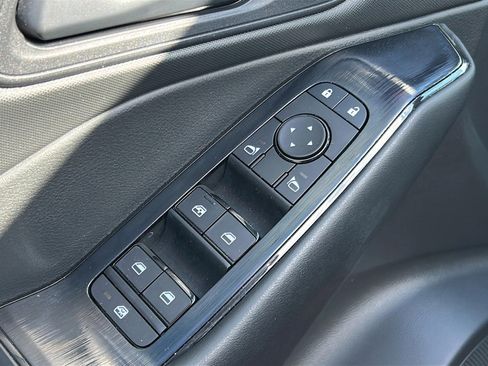 Used 2025 Nissan Rogue S FWD image 14