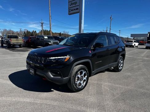Used 2022 Jeep Compass Trailhawk w/ Trailhawk Elite Group image 1