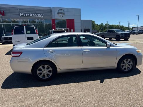 Used 2011 Toyota Camry LE w/ LE Extra-Value Pkg FWD image 8