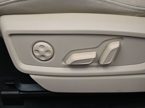 Used 2022 Audi Q5 2.0T Prestige w/ Prestige Package image 10