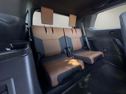 Used 2024 Lexus GX 550 w/ Accessory Package (Z1) AWD/4WD image 24