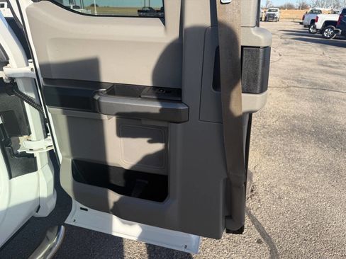 Used 2017 Ford F350 XLT image 25