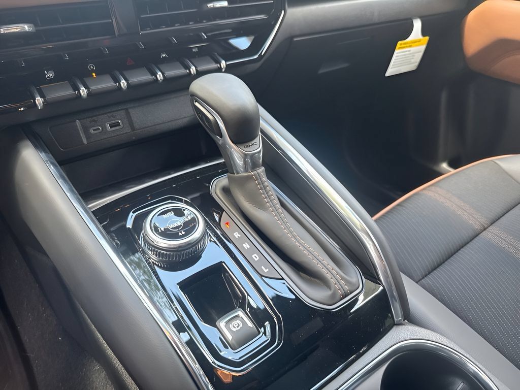 New 2026 GMC Canyon AT4 AWD/4WD image 15