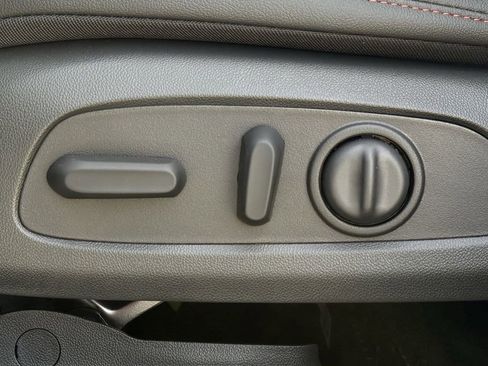 New 2026 Chevrolet Trax RS w/ Sunroof Package FWD image 20