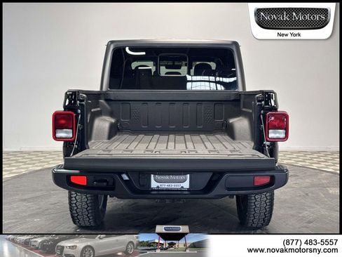 Used 2021 Jeep Gladiator Overland image 9