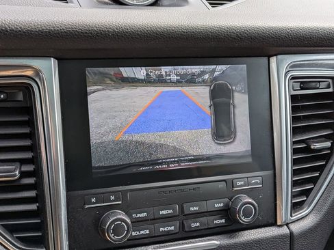 Used 2018 Porsche Macan S image 21