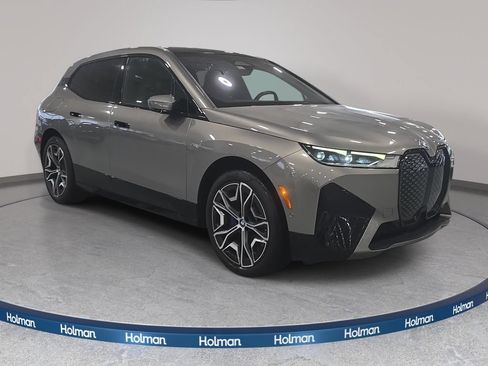 Used 2024 BMW iX xDrive50 w/ Sport Package AWD/4WD image 3