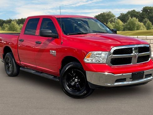 Used 2022 RAM 1500 Classic SLT AWD/4WD image 2
