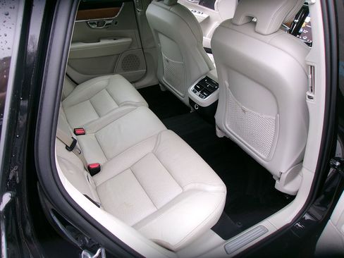 Used 2020 Volvo V90 T6 Inscription w/ Advanced Package image 12