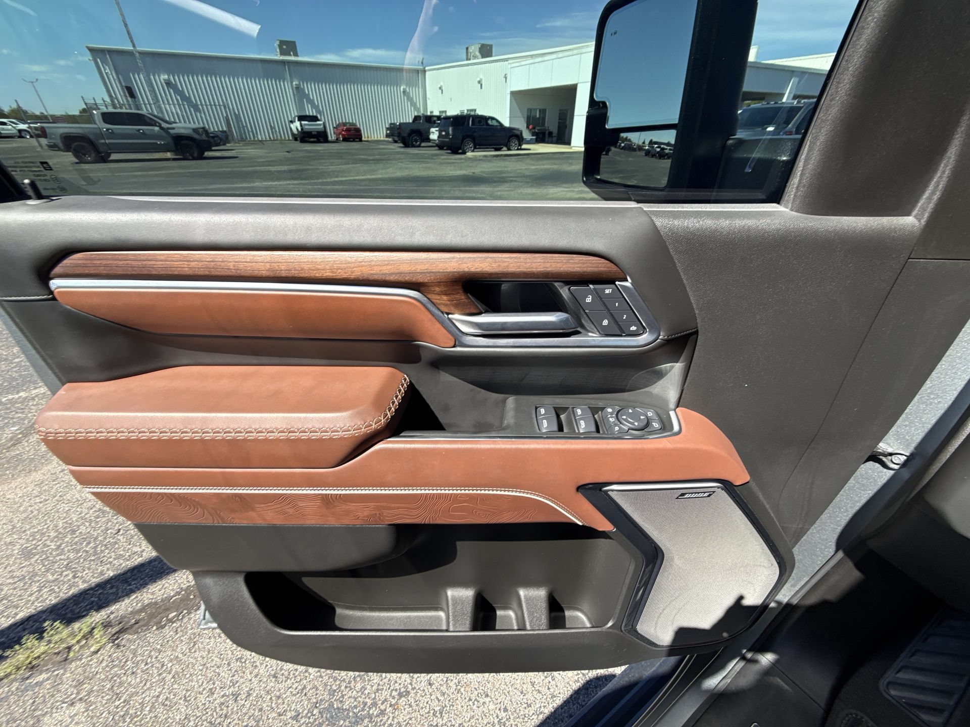 Certified 2025 GMC Sierra 3500 Denali Ultimate AWD/4WD image 29