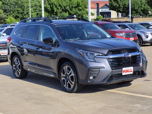 Used 2025 Subaru Ascent Limited AWD/4WD image 1