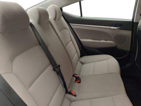 Used 2020 Hyundai Elantra SE FWD image 19