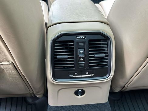 Used 2025 Porsche Macan image 13