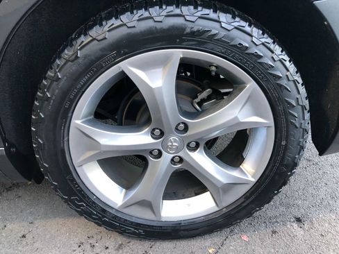 Used 2011 Toyota Venza AWD V6 w/ Premium Pkg #2 image 32