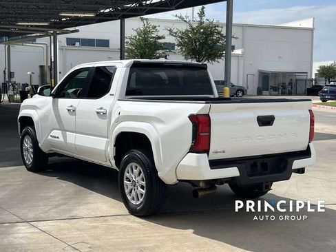 Used 2024 Toyota Tacoma SR5 AWD/4WD image 11