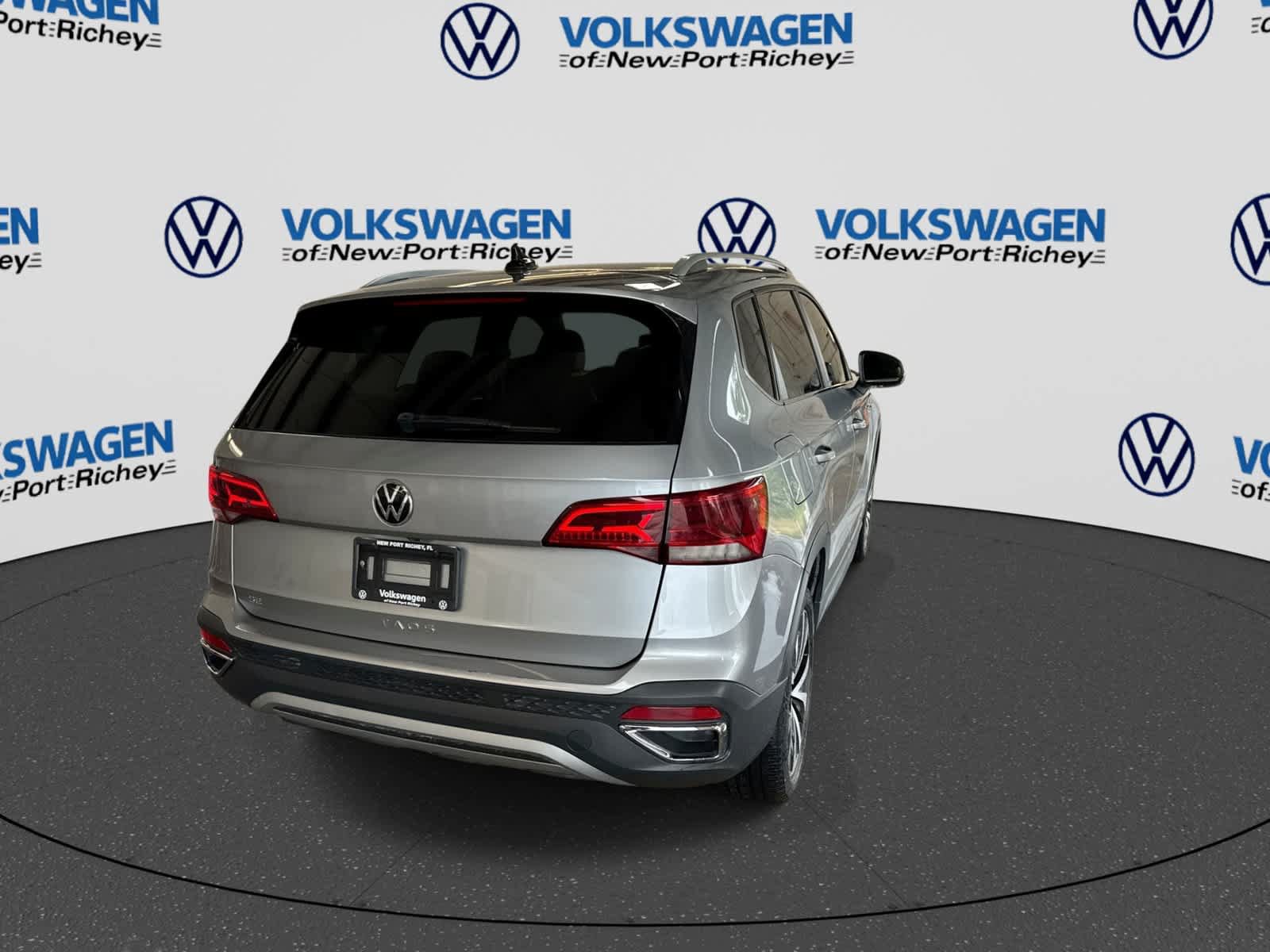 Used 2022 Volkswagen Taos SE FWD image 14