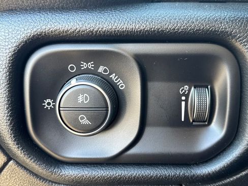 Used 2021 RAM 1500 Big Horn image 31