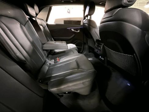 Used 2020 Audi Q8 Prestige w/ Prestige Package image 16