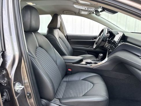 Used 2024 Toyota Camry SE image 27