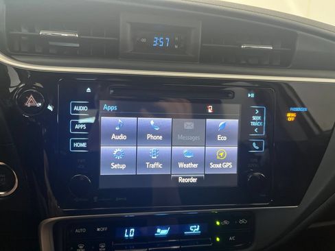 Used 2018 Toyota Corolla XLE FWD image 64