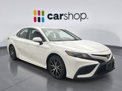 Used 2023 Toyota Camry SE image 5