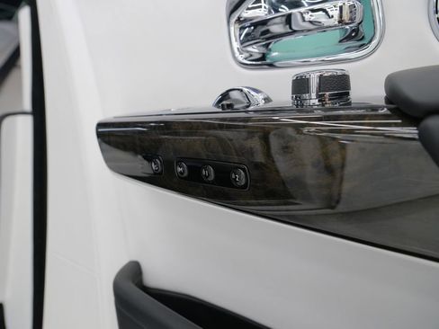 Used 2023 Rolls-Royce Phantom Sedan image 35