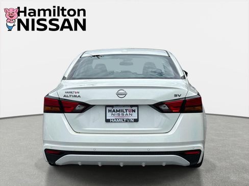 Used 2024 Nissan Altima 2.5 SV FWD image 3