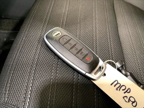 Used 2025 Nissan Rogue SV AWD/4WD image 11