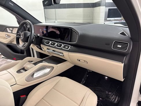 Certified 2025 Mercedes-Benz GLS 450 4MATIC image 19