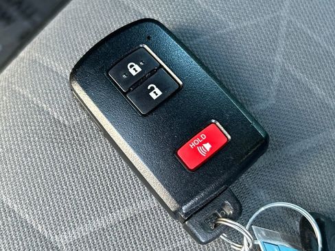 Used 2023 Toyota Tacoma TRD Off-Road image 31