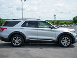 Used 2020 Ford Explorer XLT w/ Equipment Group 202A image 4