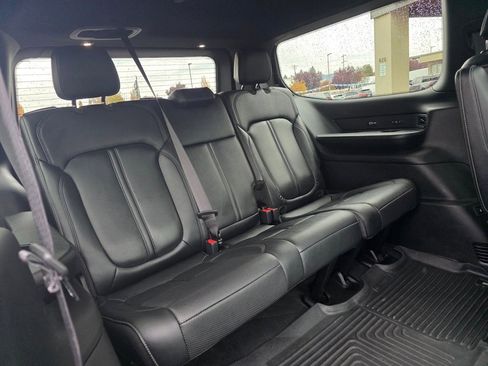 Used 2022 Jeep Wagoneer Series III w/ Premium Group I image 29