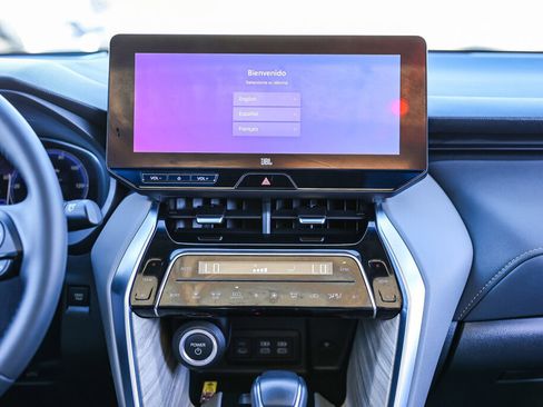 Used 2024 Toyota Venza Limited image 3