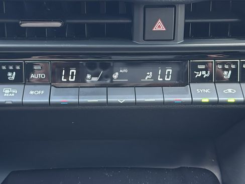 Used 2025 Toyota Crown Platinum image 20