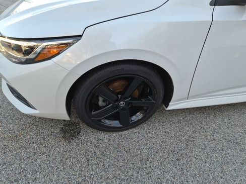 Used 2022 Nissan Sentra SR w/ SR Premium Package image 6