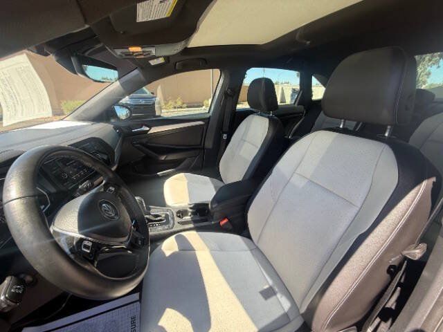 Used 2021 Volkswagen Jetta R-Line FWD image 16
