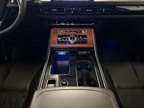 Used 2023 Lincoln Aviator Reserve w/ Equipment Group 201A AWD/4WD image 14