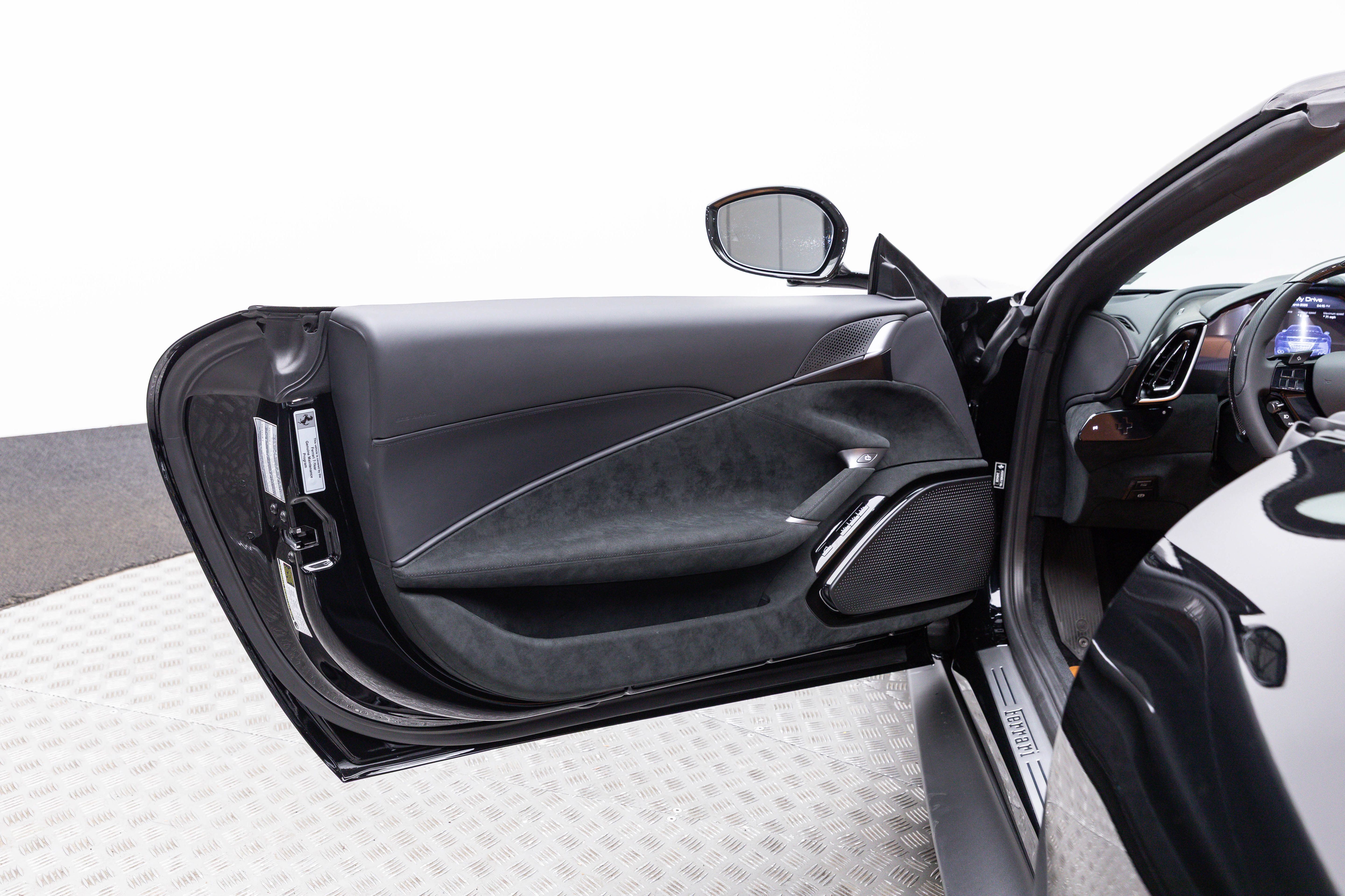 Certified 2026 Ferrari Roma Spider RWD image 12