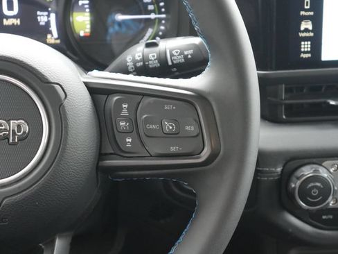Used 2025 Jeep Wrangler Unlimited Rubicon 4xe AWD/4WD image 17