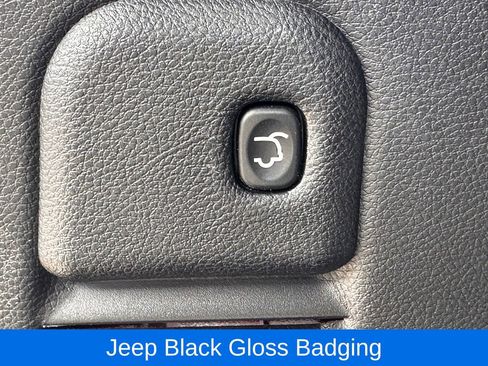 Used 2020 Jeep Grand Cherokee Altitude image 16