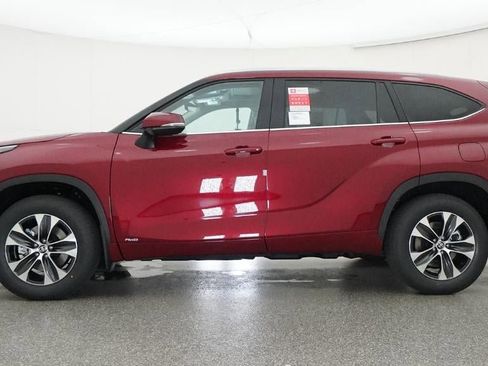 New 2026 Toyota Highlander XLE image 19