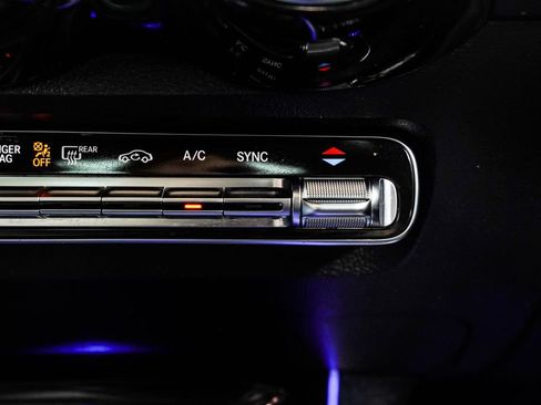 Used 2020 Mercedes-Benz GLB 250 image 27