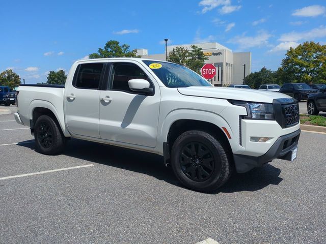 Used 2022 Nissan Frontier SV AWD/4WD image 2