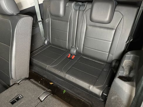 Used 2021 Volkswagen Tiguan SE AWD/4WD image 22